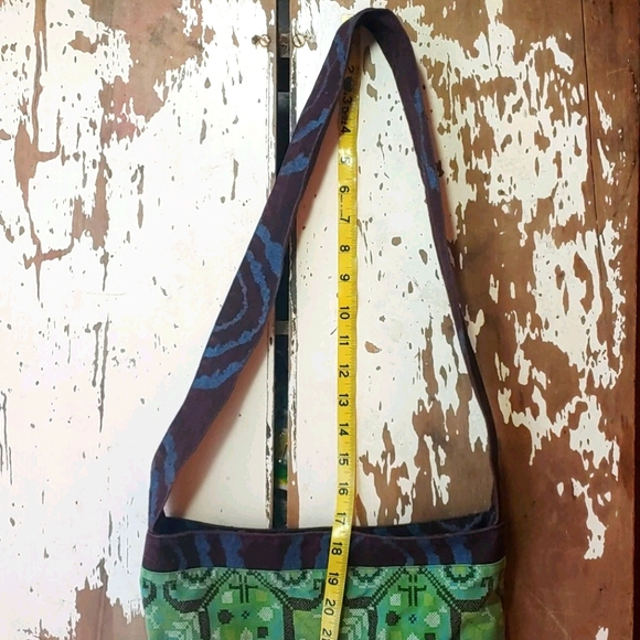 Yogic Nature Structured Cotton Bucket Crossbody - Picture 9 of 16